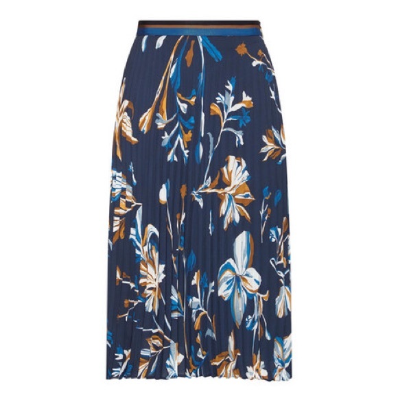 Hugo Boss Viplisa Skirt as worn by Queen Letizia - Picture 2 of 8